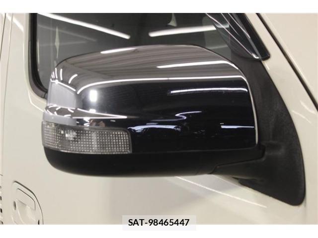 Nissan NV350 Caravan 2020-05 7618983-9