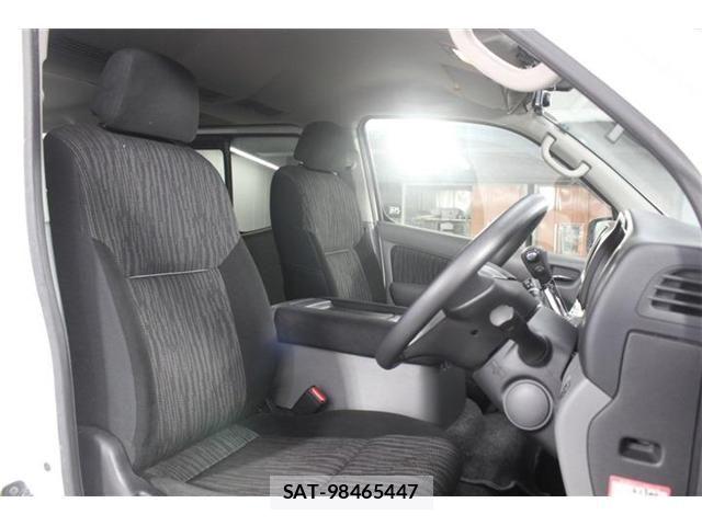 Nissan NV350 Caravan 2020-05 7618983-26