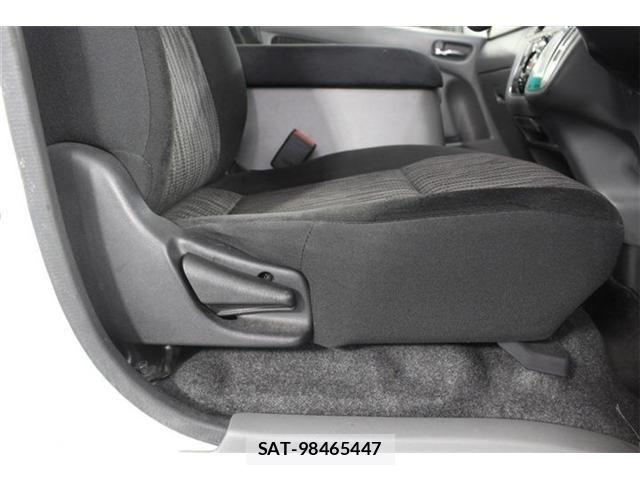 Nissan NV350 Caravan 2020-05 7618983-27