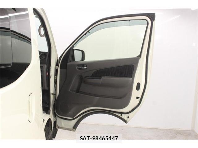Nissan NV350 Caravan 2020-05 7618983-29
