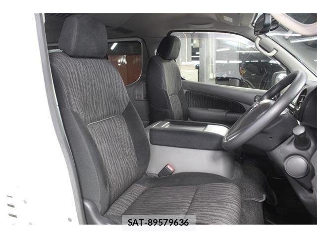 Nissan NV350 Caravan 2019-02 7618981-26