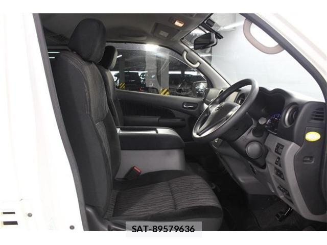 Nissan NV350 Caravan 2019-02 7618981-28