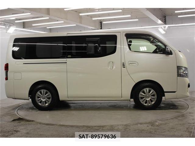 Nissan NV350 Caravan 2019-02 7618981-3