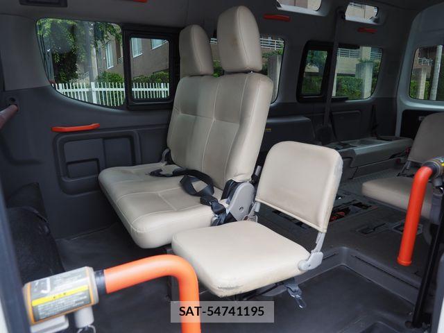 Nissan NV350 Caravan 2015-09 7618985-10