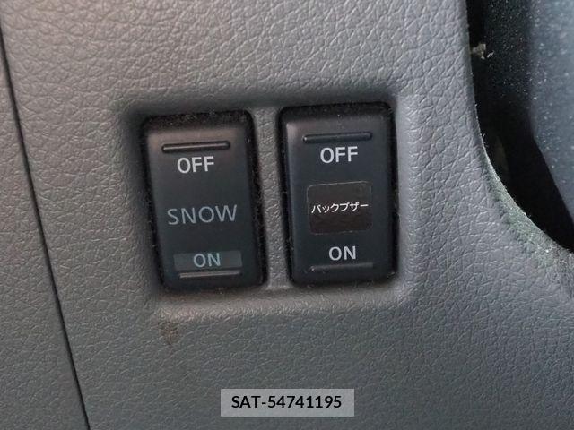 Nissan NV350 Caravan 2015-09 7618985-6