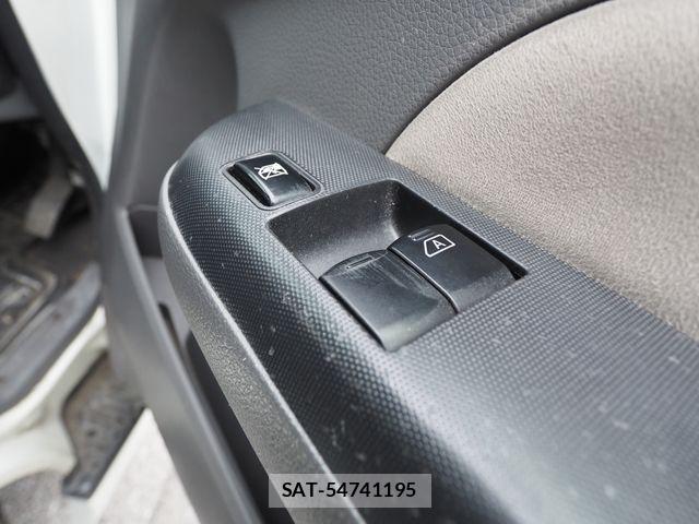 Nissan NV350 Caravan 2015-09 7618985-7
