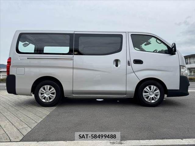 Nissan NV350 Caravan 2021-03 7618984-11