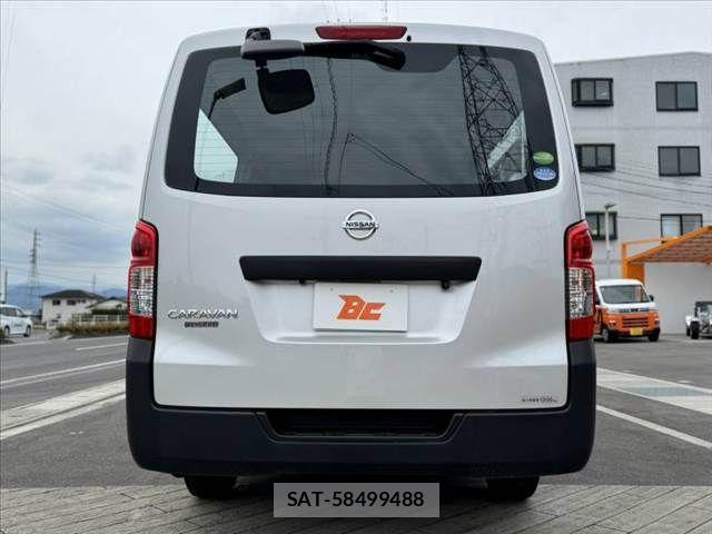 Nissan NV350 Caravan 2021-03 7618984-13