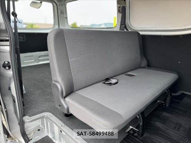Nissan NV350 Caravan 2021-03 7618984-18