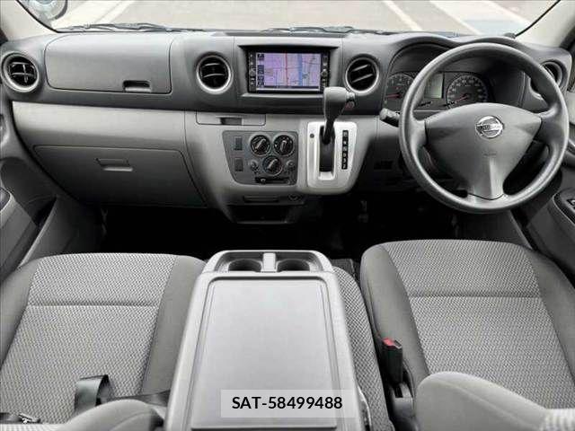 Nissan NV350 Caravan 2021-03 7618984-1