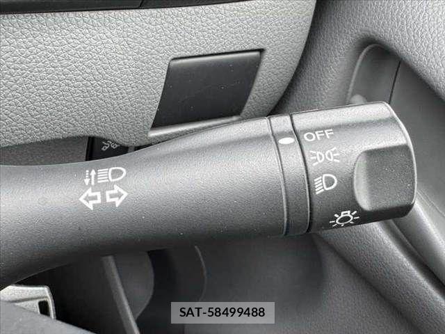 Nissan NV350 Caravan 2021-03 7618984-24