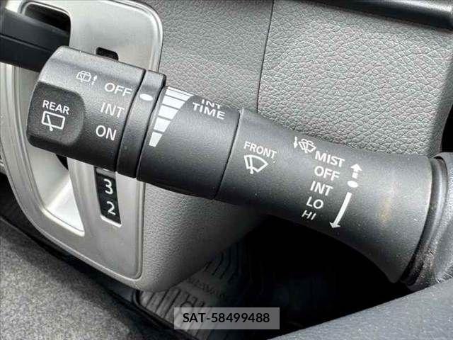 Nissan NV350 Caravan 2021-03 7618984-25