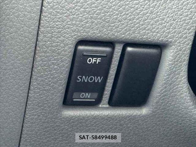Nissan NV350 Caravan 2021-03 7618984-26