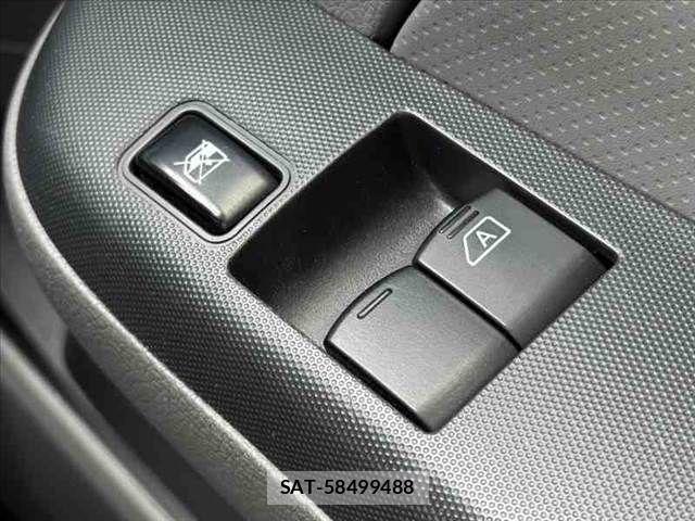 Nissan NV350 Caravan 2021-03 7618984-27