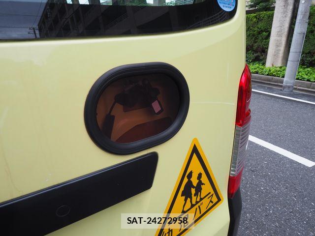 Nissan NV350 Caravan 2014-08 7726832-11
