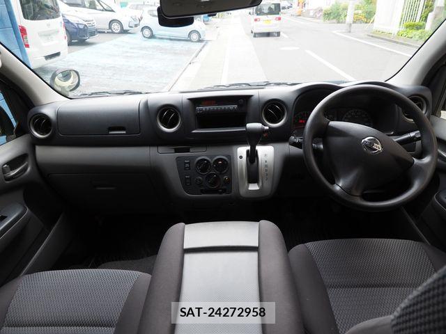 Nissan NV350 Caravan 2014-08 7726832-1