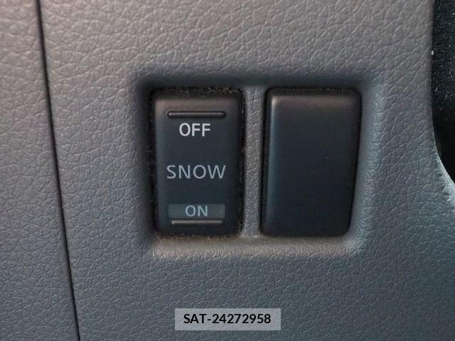 Nissan NV350 Caravan 2014-08 7726832-7