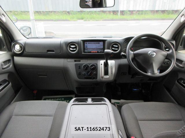Nissan NV350 Caravan 2015-08 7726834-10