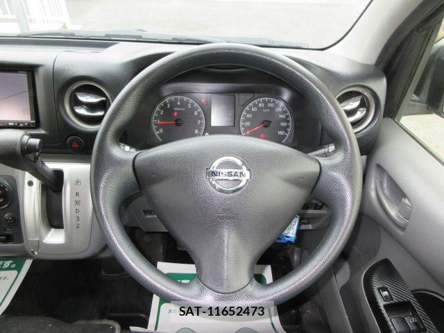 Nissan NV350 Caravan 2015-08 7726834-11