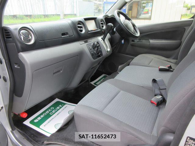 Nissan NV350 Caravan 2015-08 7726834-14