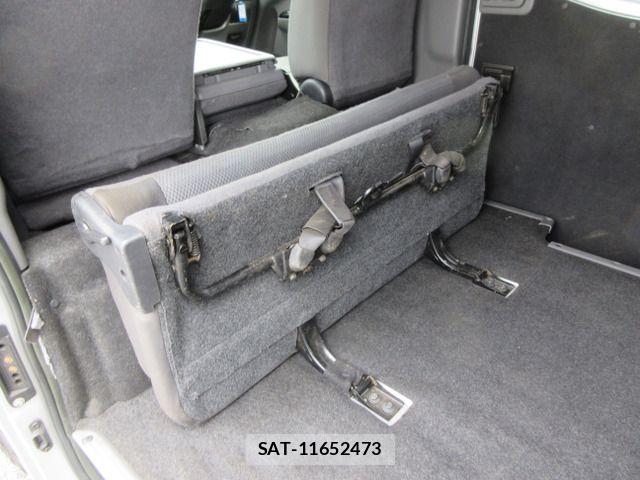 Nissan NV350 Caravan 2015-08 7726834-16