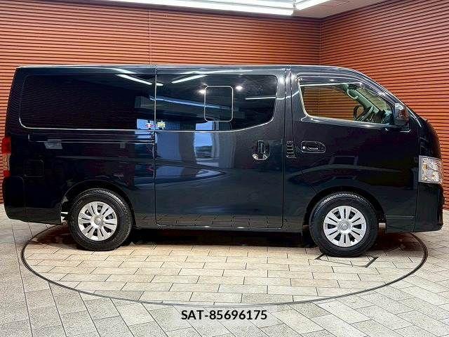 Nissan NV350 Caravan 2021-12 7726829-17