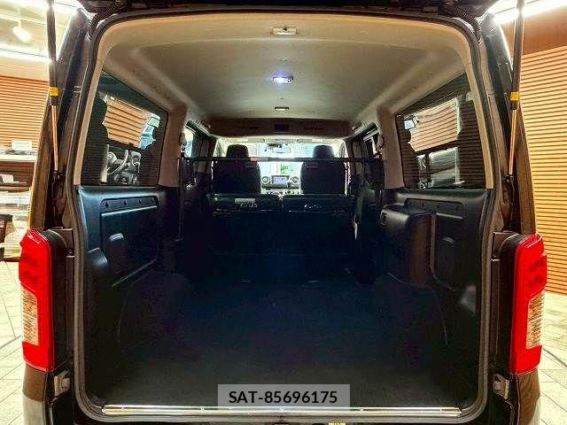 Nissan NV350 Caravan 2021-12 7726829-19