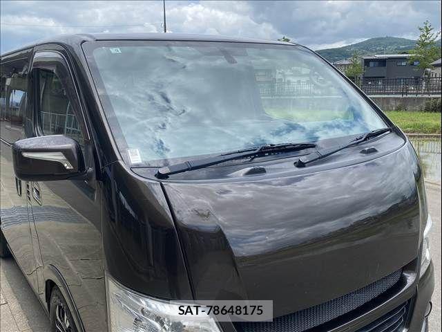 Nissan NV350 Caravan 2012-07 7726833-13