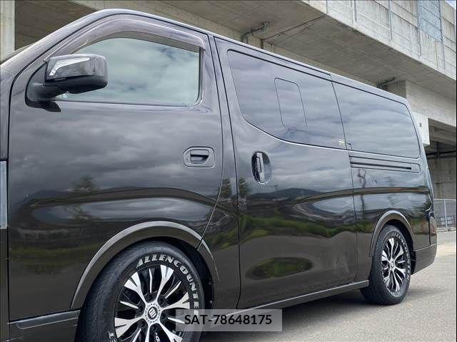 Nissan NV350 Caravan 2012-07 7726833-15