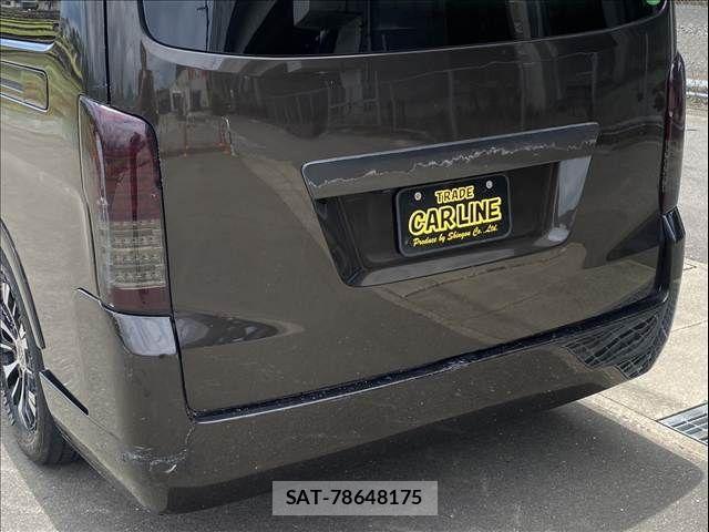 Nissan NV350 Caravan 2012-07 7726833-18