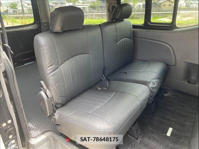 Nissan NV350 Caravan 2012-07 7726833-20