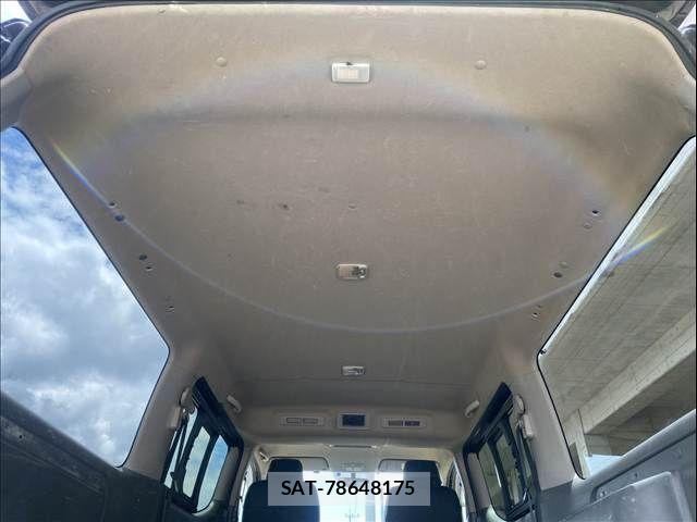 Nissan NV350 Caravan 2012-07 7726833-24