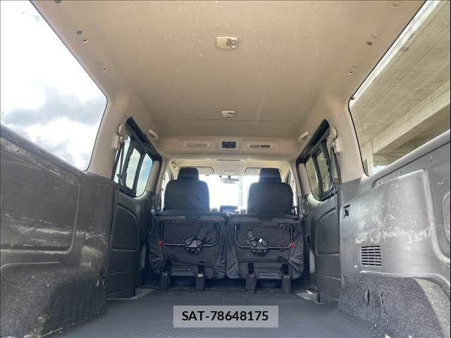 Nissan NV350 Caravan 2012-07 7726833-25
