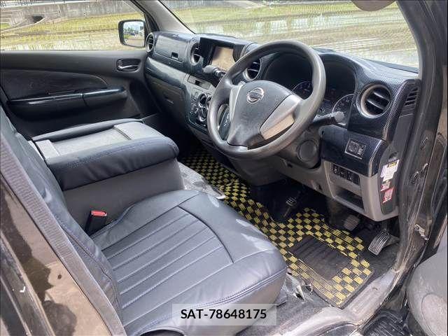 Nissan NV350 Caravan 2012-07 7726833-27