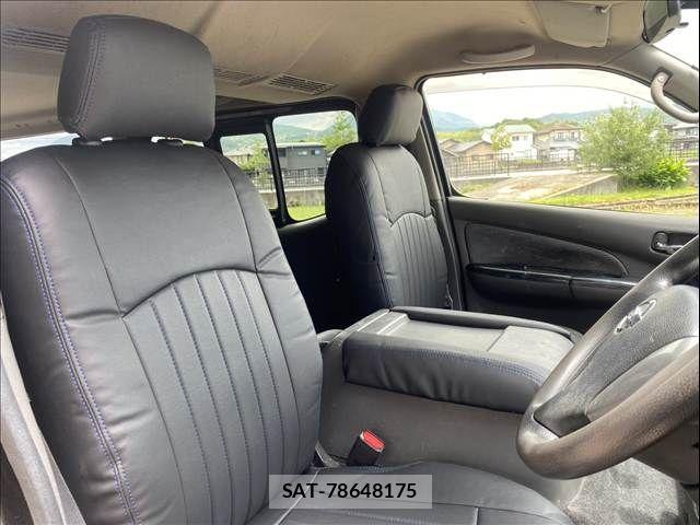 Nissan NV350 Caravan 2012-07 7726833-29