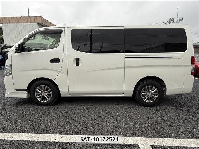 Nissan NV350 Caravan 2020-06 7726831-10