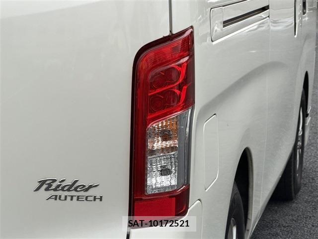 Nissan NV350 Caravan 2020-06 7726831-12
