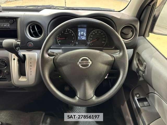 Nissan NV350 Caravan 2014-06 7787921-9