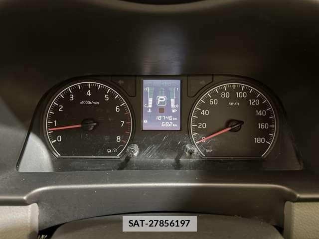 Nissan NV350 Caravan 2014-06 7787921-10