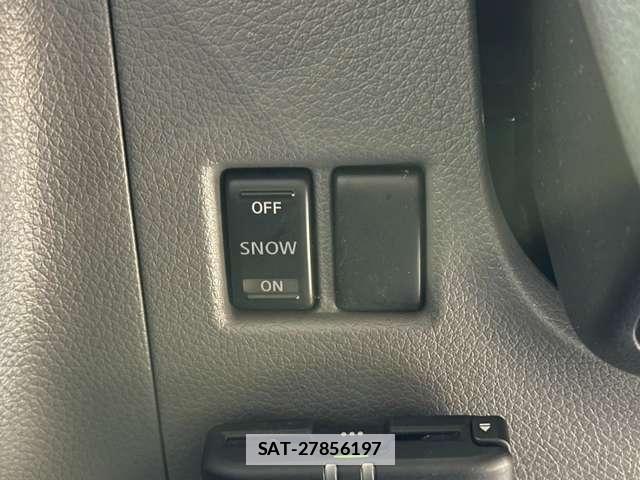 Nissan NV350 Caravan 2014-06 7787921-11