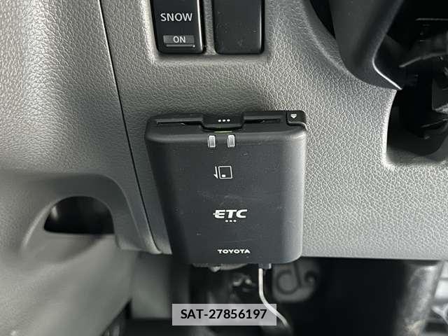 Nissan NV350 Caravan 2014-06 7787921-12