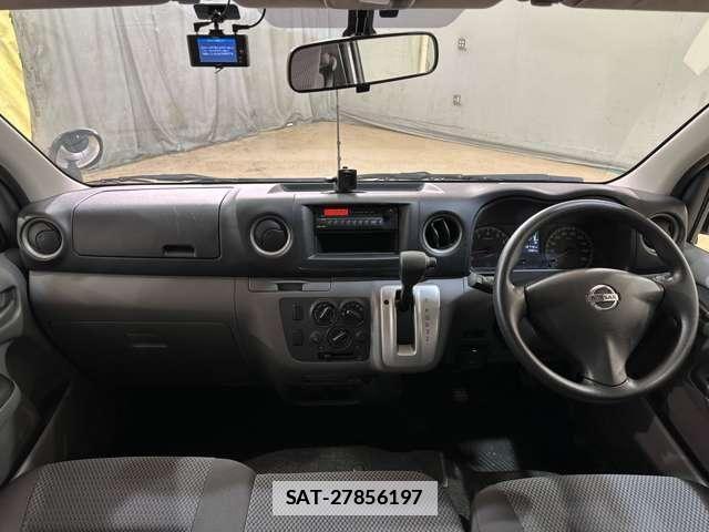 Nissan NV350 Caravan 2014-06 7787921-13
