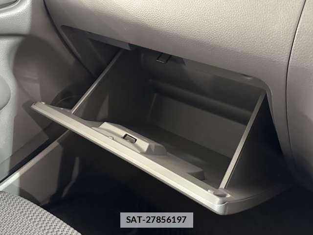 Nissan NV350 Caravan 2014-06 7787921-16