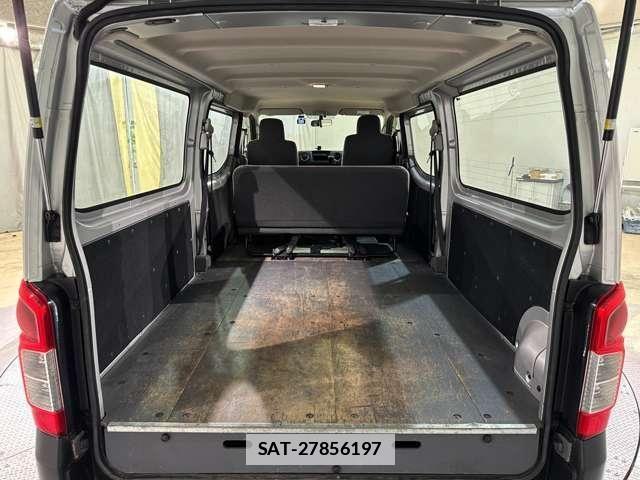 Nissan NV350 Caravan 2014-06 7787921-17