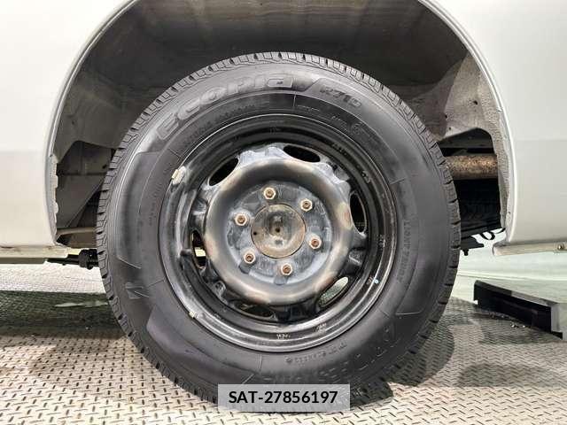 Nissan NV350 Caravan 2014-06 7787921-25