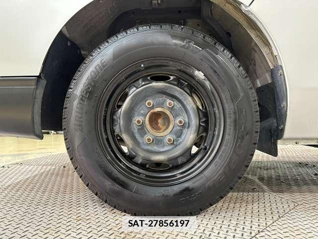 Nissan NV350 Caravan 2014-06 7787921-26