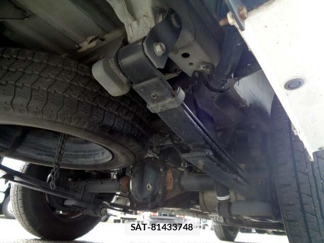 Nissan NV350 Caravan 2018-10 7787919-15