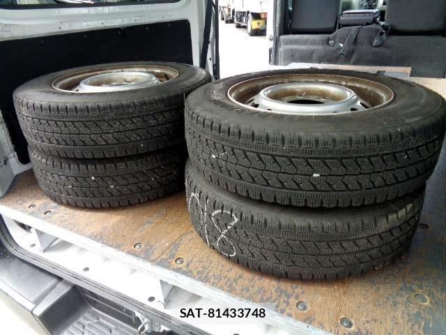 Nissan NV350 Caravan 2018-10 7787919-21