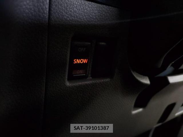 Nissan NV350 Caravan 2015-07 7787924-16