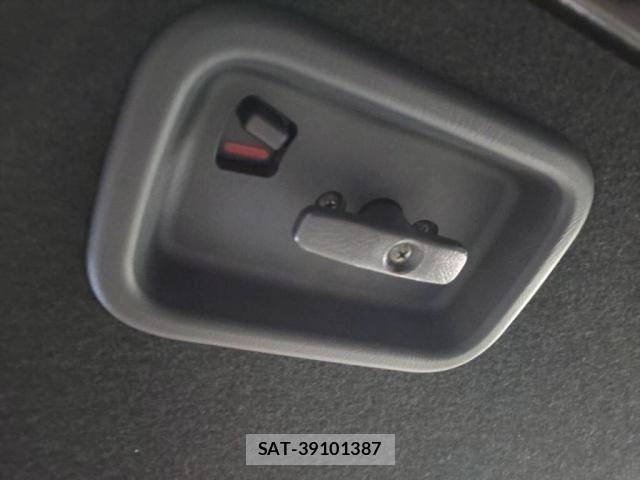 Nissan NV350 Caravan 2015-07 7787924-25